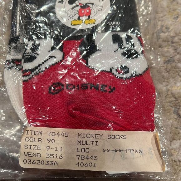 Vintage Mickey&co socks 2 pairs size 9-11 NWT all over print white and red pair - Picture 4 of 6